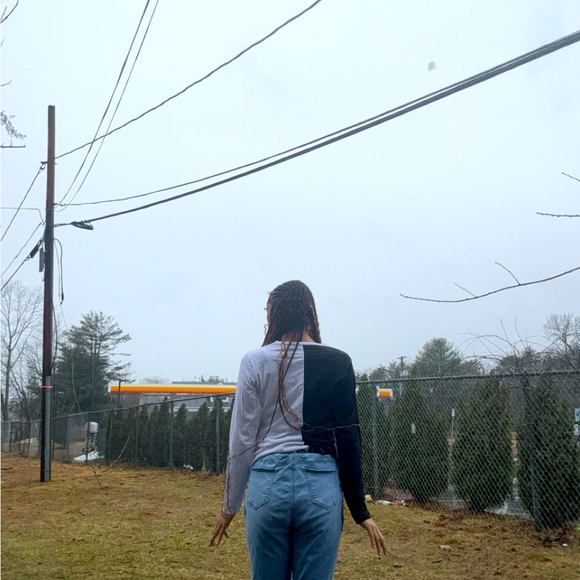 Large long-selve shirt fits medium too !!!!!❤️❤️❤️ - Picture 3 of 3